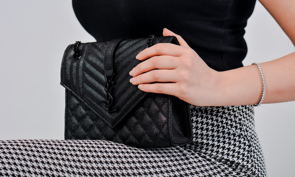 Le Sac Yves Saint Laurent : L'Élégance Incarnée
