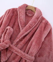 Peignoir en matière Pilou Pilou de couleur rose