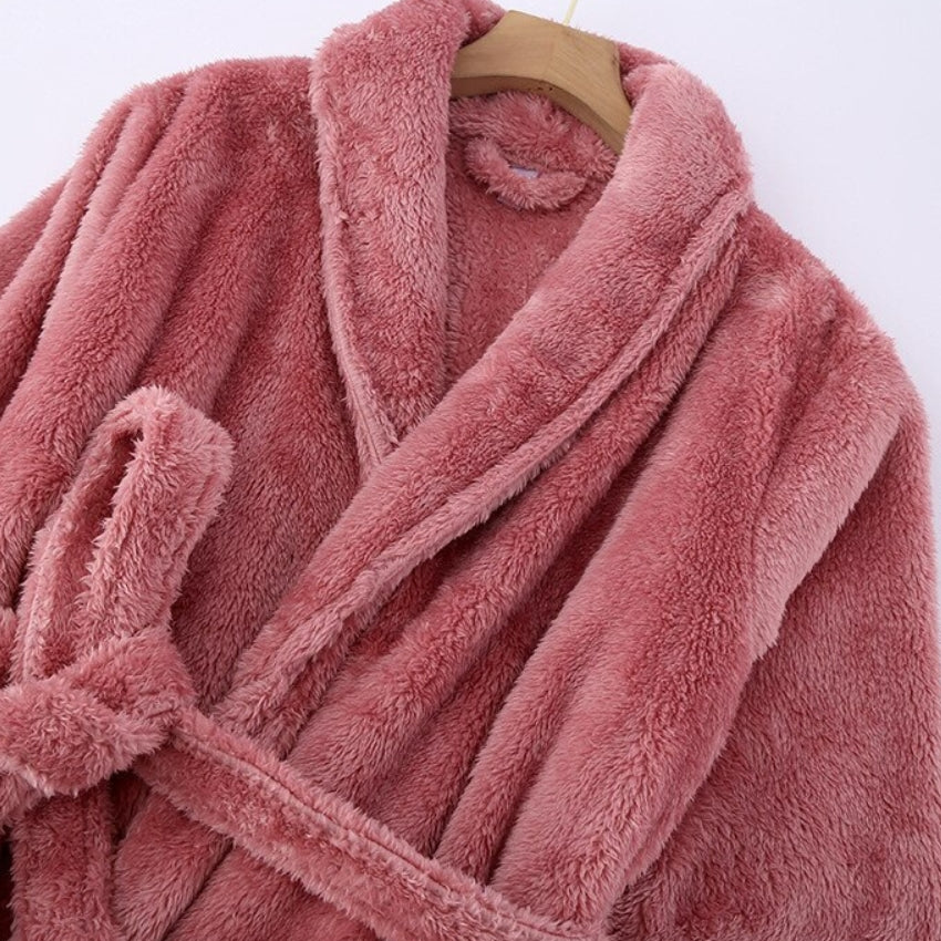 Peignoir en matière Pilou Pilou de couleur rose